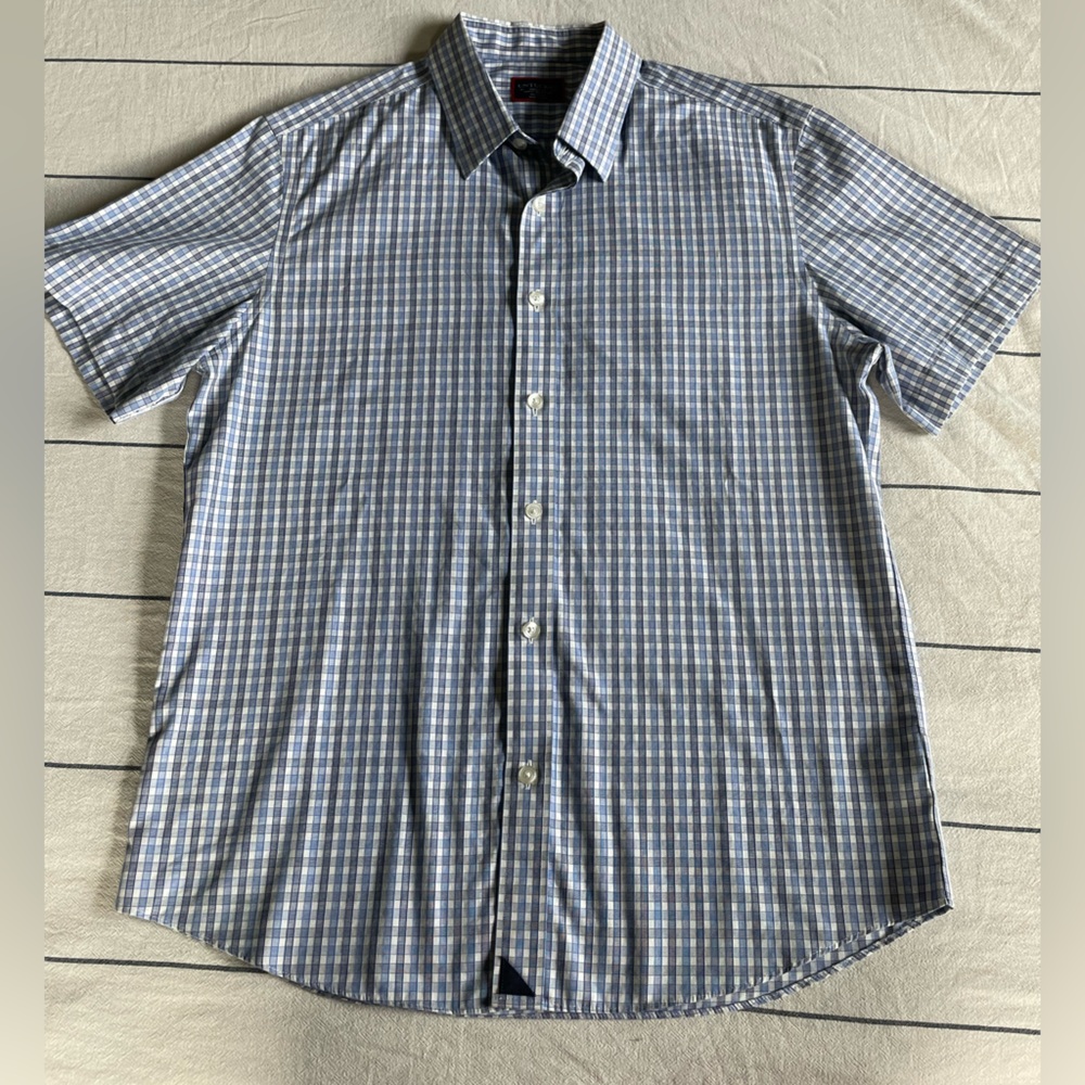 UNTUCKit Men’s Medium Wrinkle Free Short Sleeve Button Up -  Blue / White